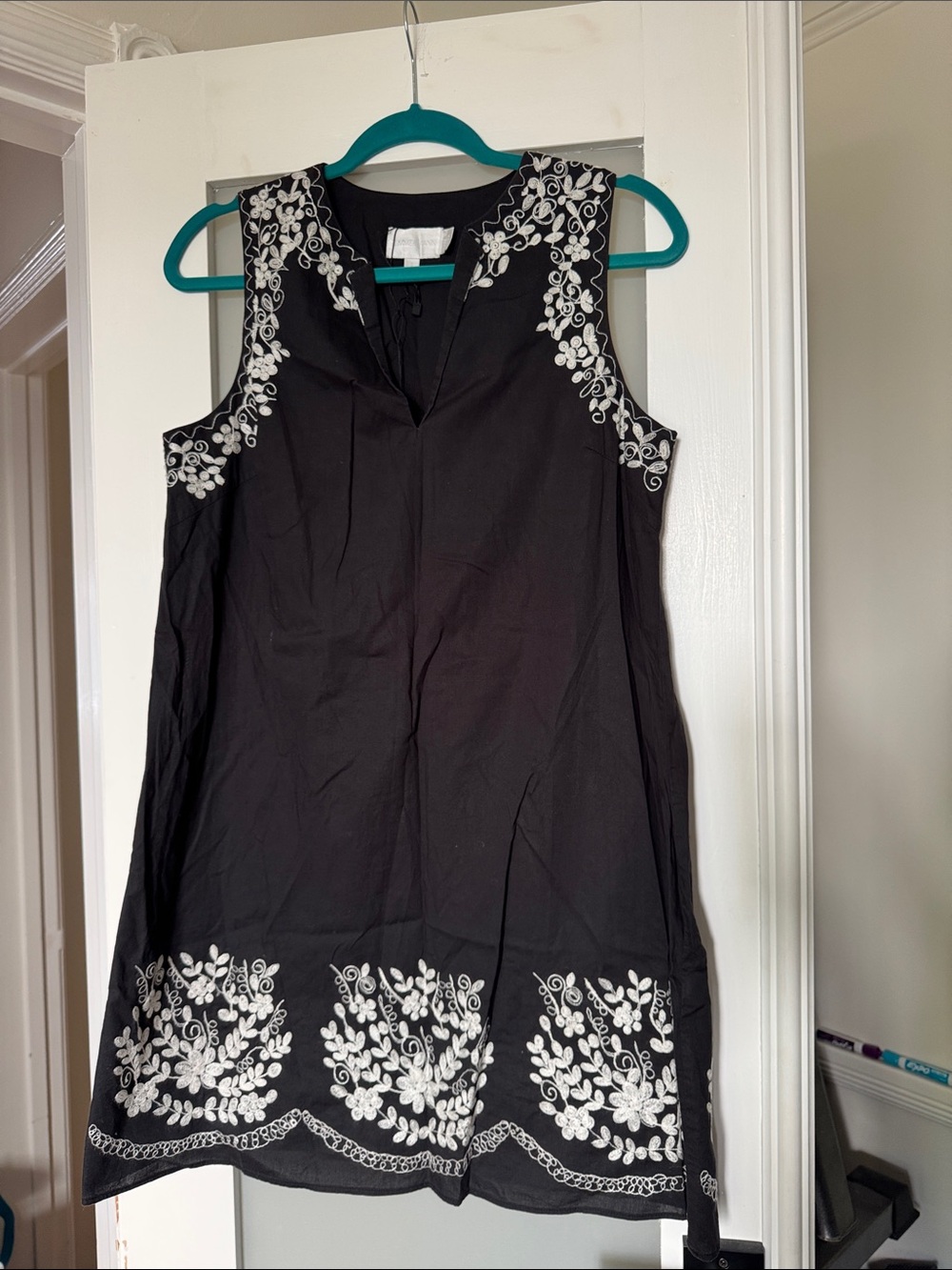 MaxMara Black Sleeveless Tunic with White Floral Stitching